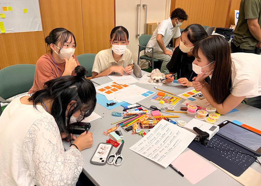 Right : Kyotango City in Kyoto Prefecture is a center of the machine-metal industry in Japan. The students learned about how community leaders in Kyotango tackled the issue of sustainability in their region and designed prototypes that meet their needs.
