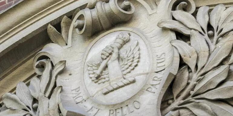 U of T Law crest