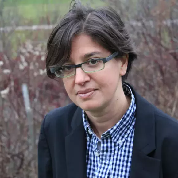 Tara Vinodrai Photo