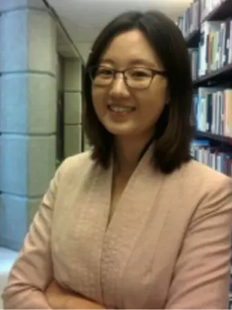 Headshot of Julia Chun 